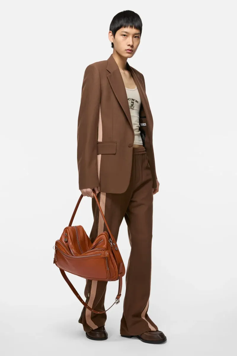 Fitted suit jacket