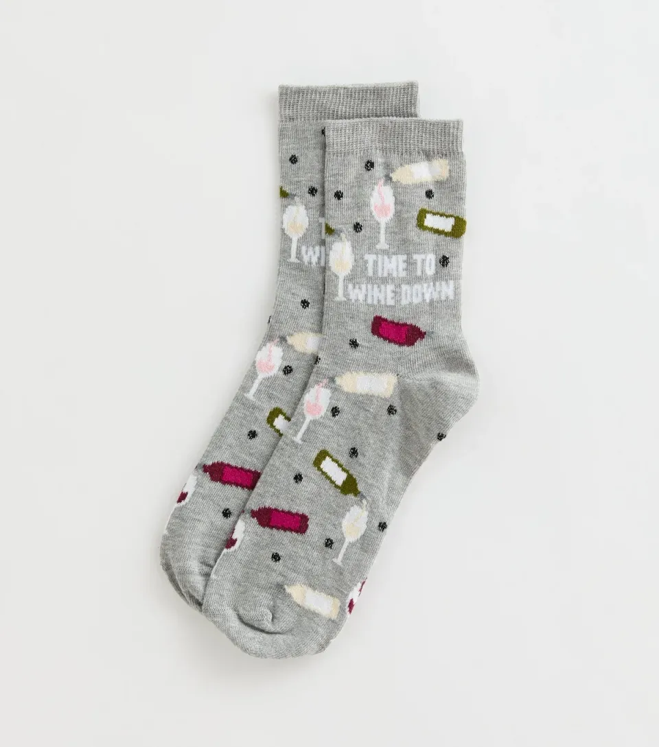 Mid Grey Wine Pattern Ankle Socks
