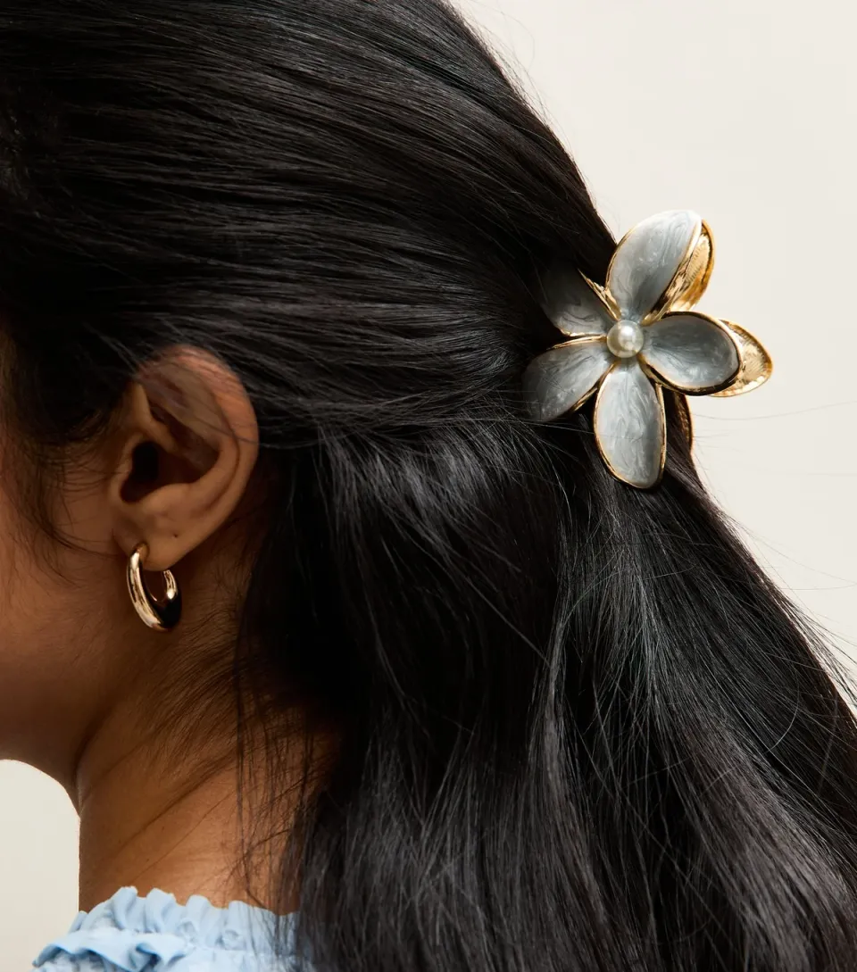 Light Blue Faux Pearl Flower Hair Clip