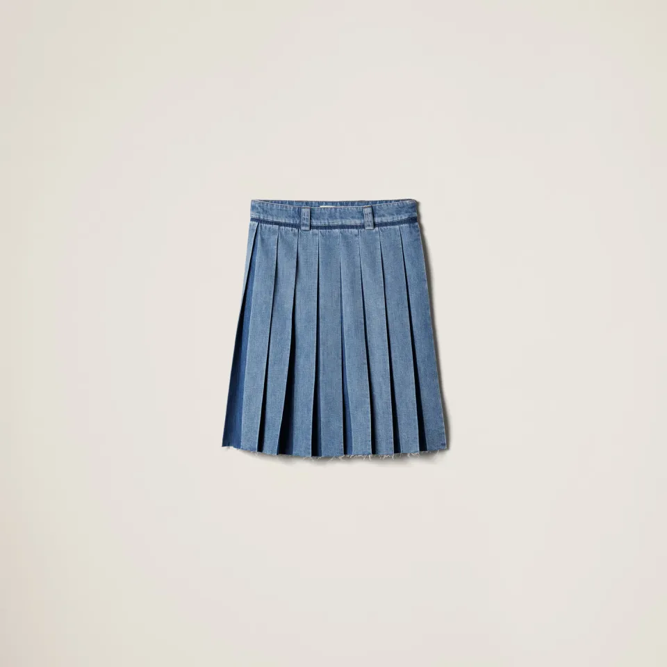 Pleated denim skirt