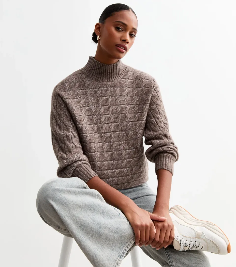 Women's Mink Cable Knit Cropped Jumper