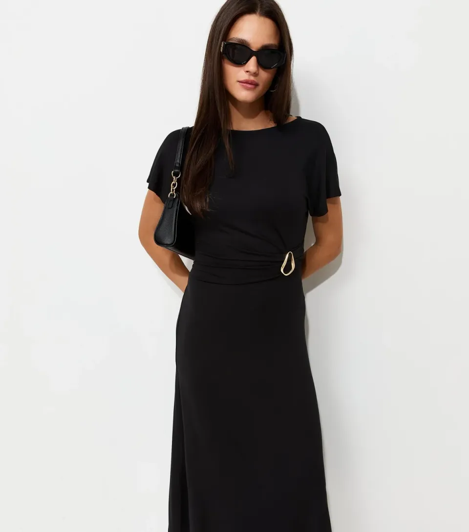 Women's Black Sculpted Buckle Short Sleeve Midi Dress