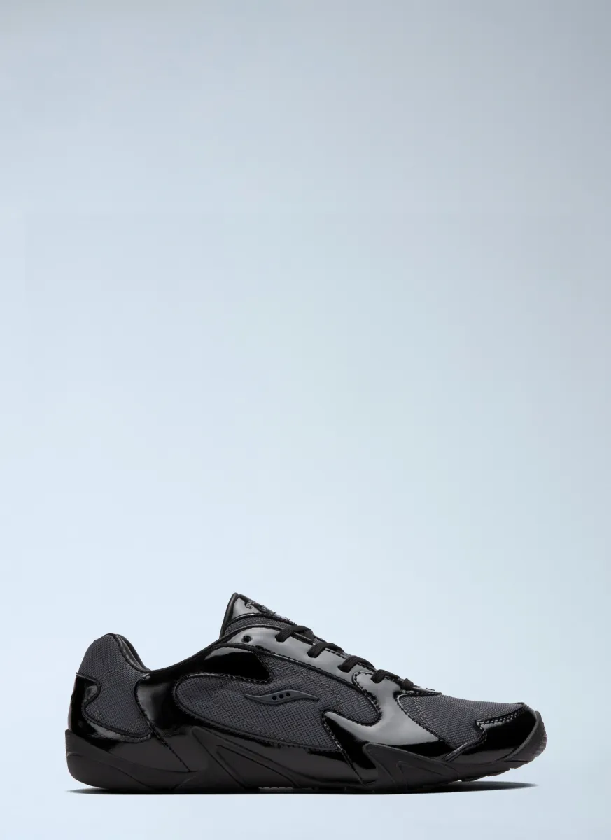Momentum Sneaker
