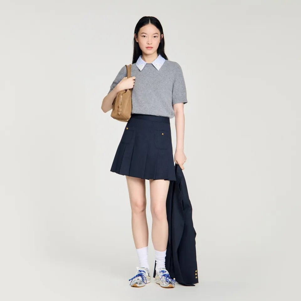 Detachable collar wool jumper