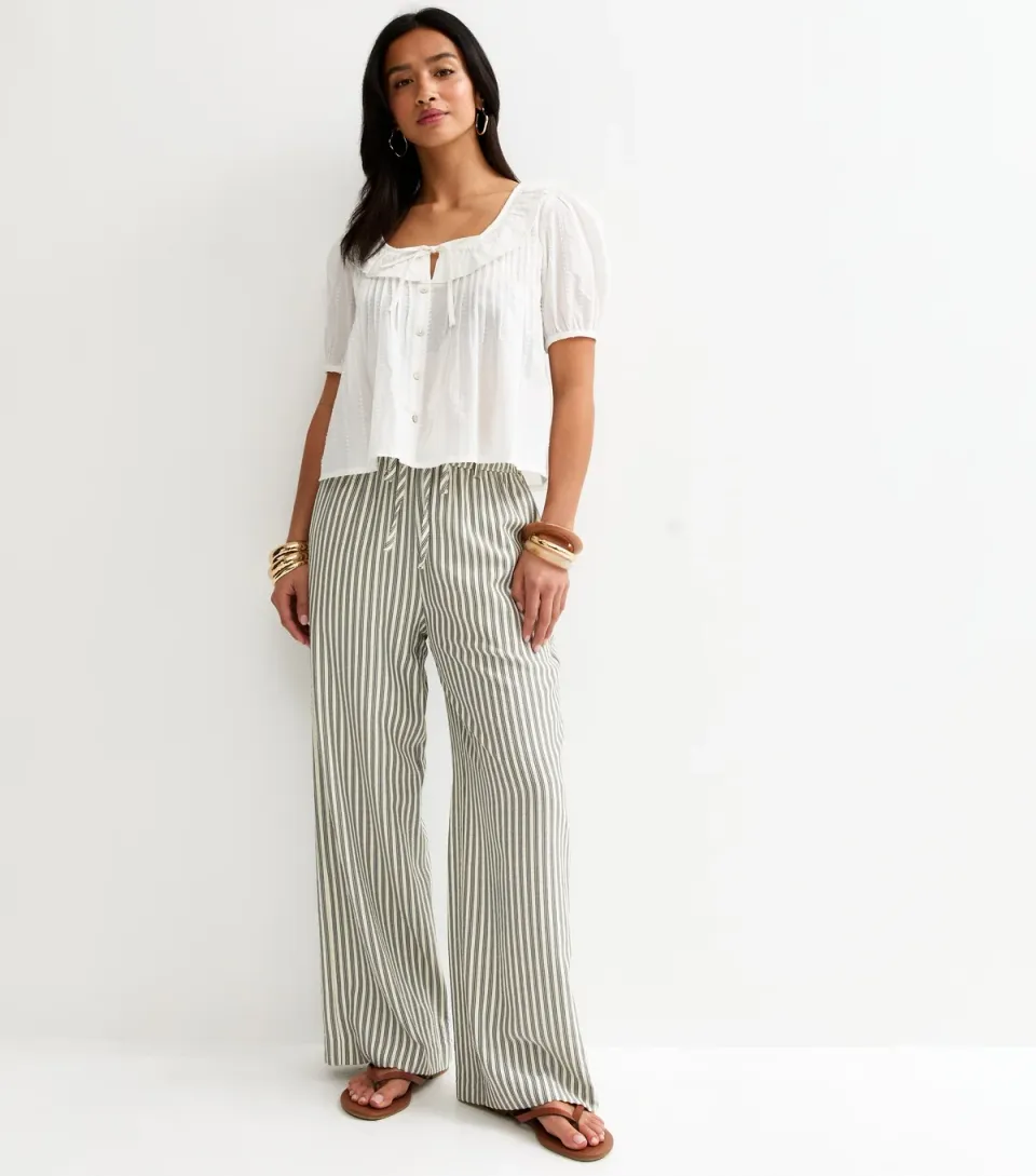 Women's Petite Cream Seersucker Striped Wide Leg Trousers