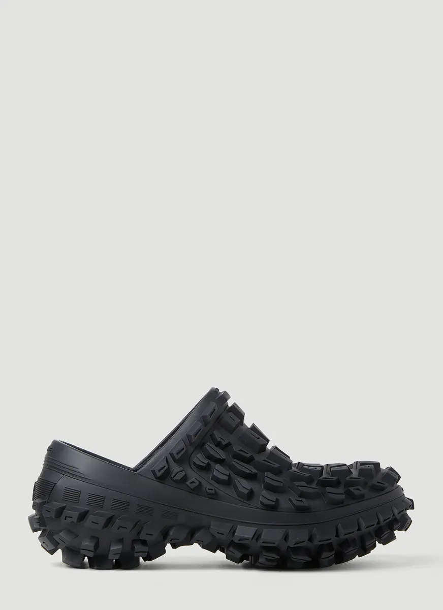 Bouncer Clogs