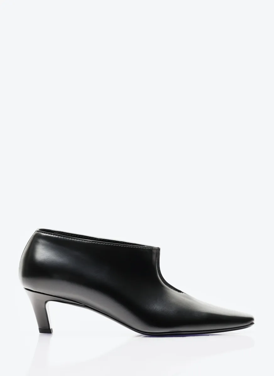 The Wide Shaft Boots