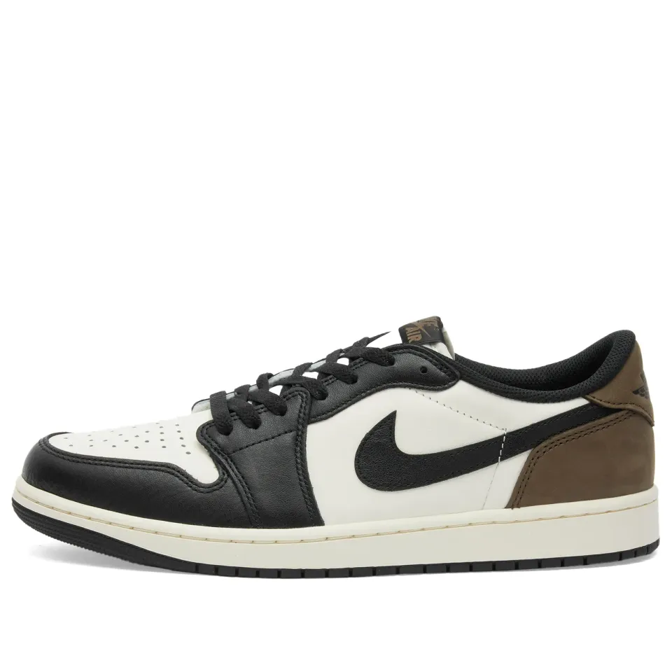 1 Retro Low OG Sneaker