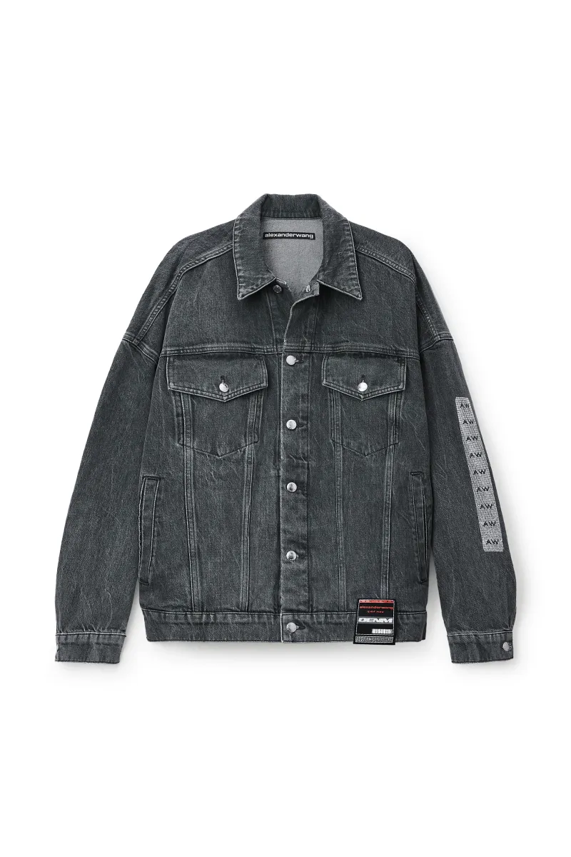 OVERSIZED TRUCKER JACKET WITH GRAPHIC DETAIL