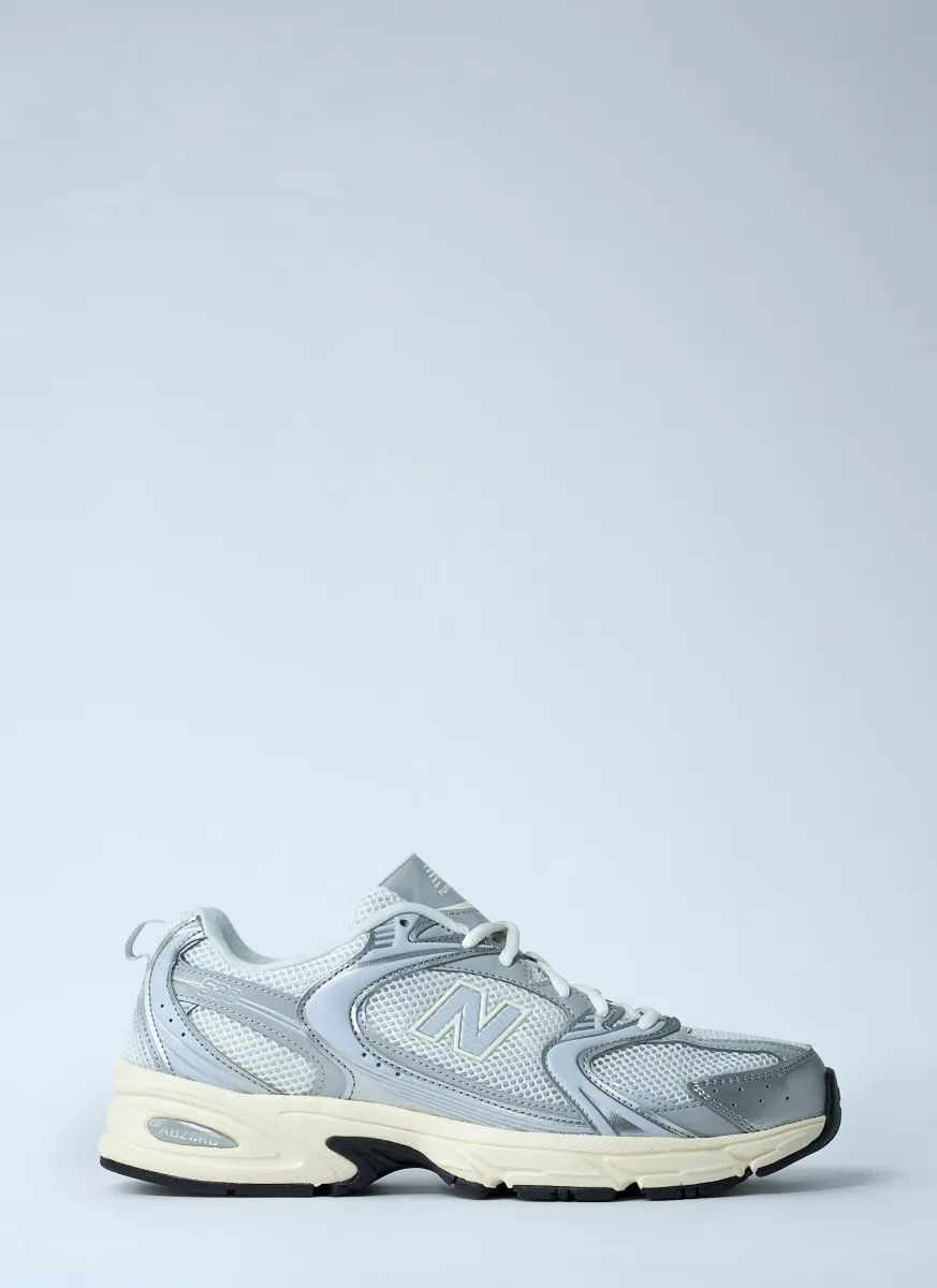530 Sneakers