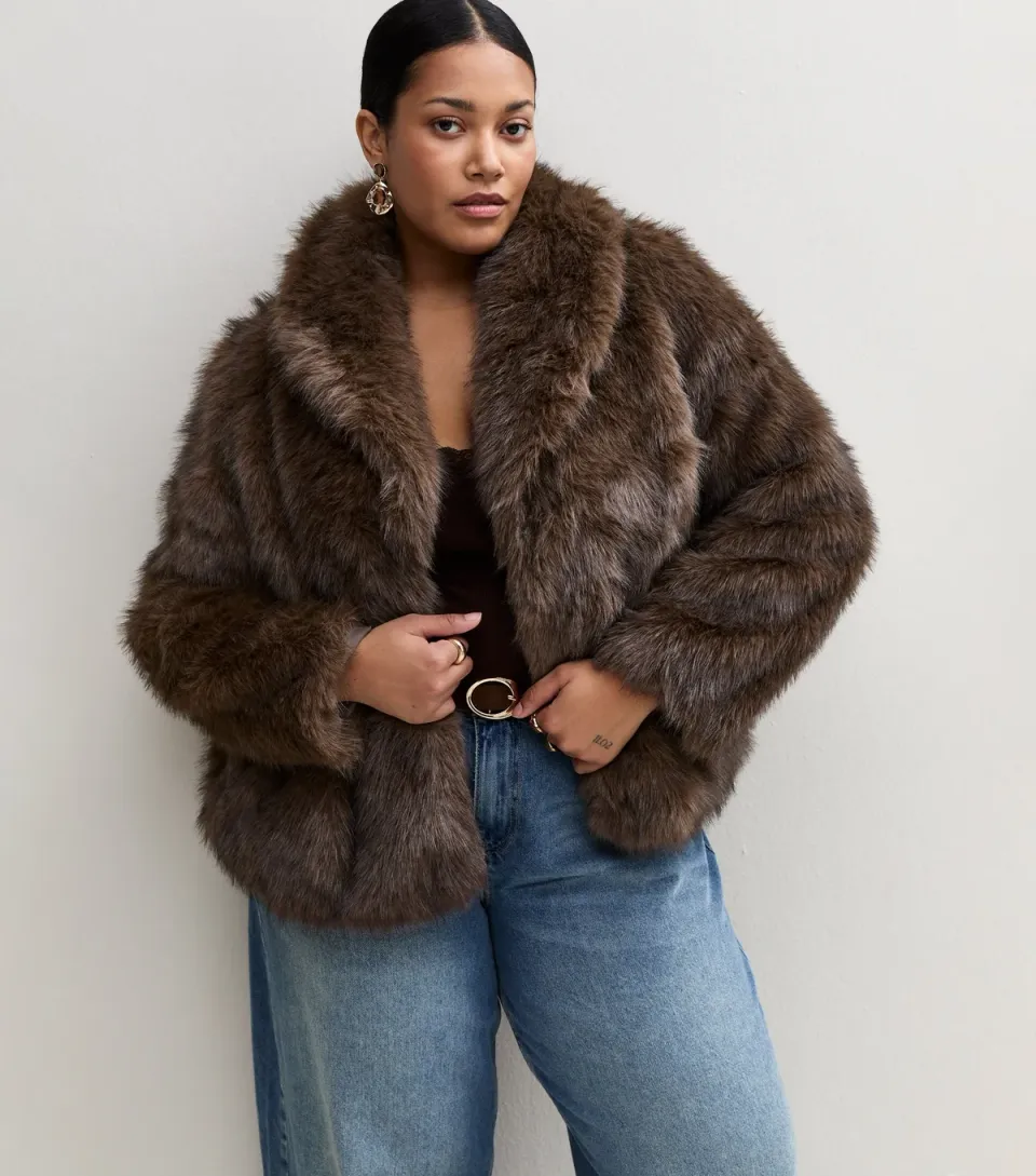 Women's Plus Size Brown Faux Fur Short Jacket Curves
