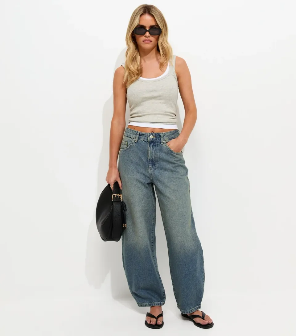 Women's Petite Vintage Tint Blue Barrel Leg Jeans