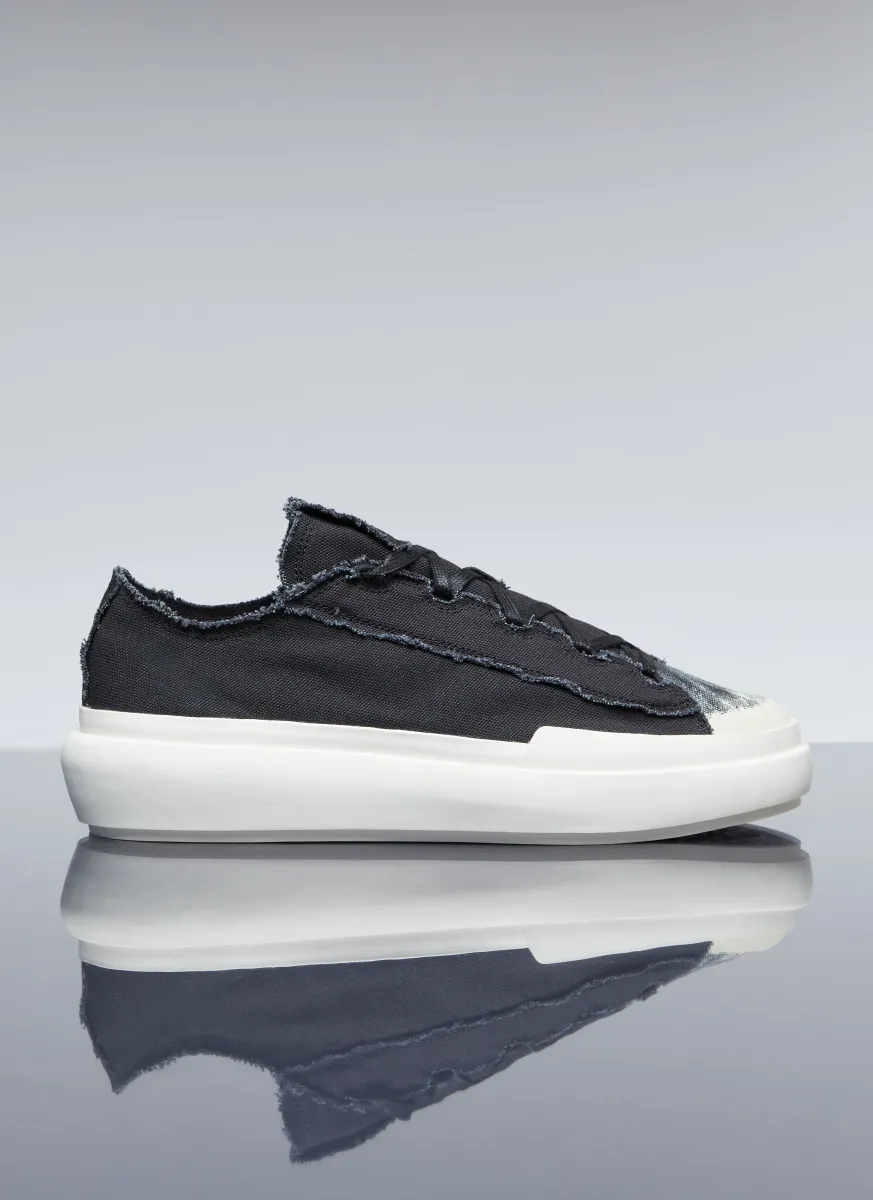 Nizza Low Top Sneakers