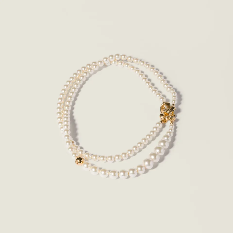 Metal and pearl necklace