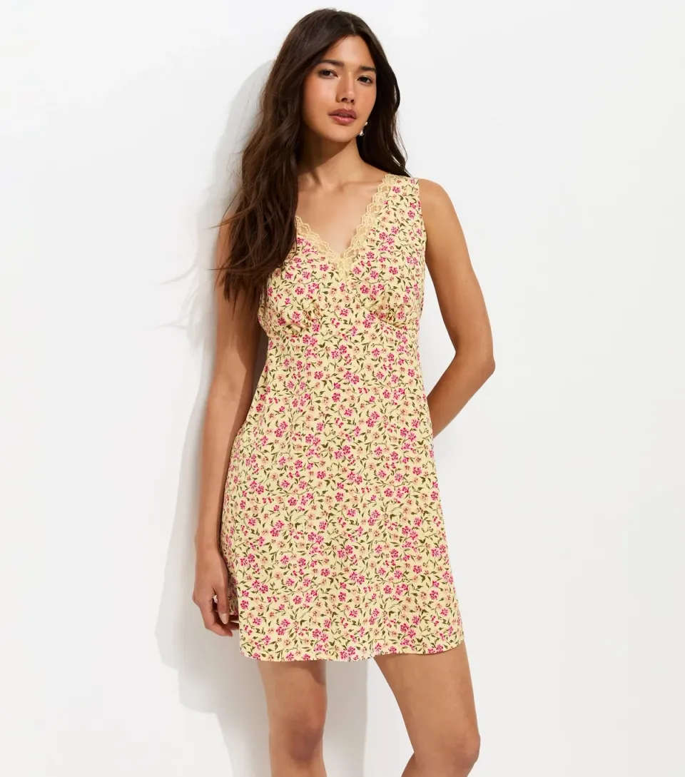 Women's Yellow Crepe Ditsy Print Lace Trim Mini Dress