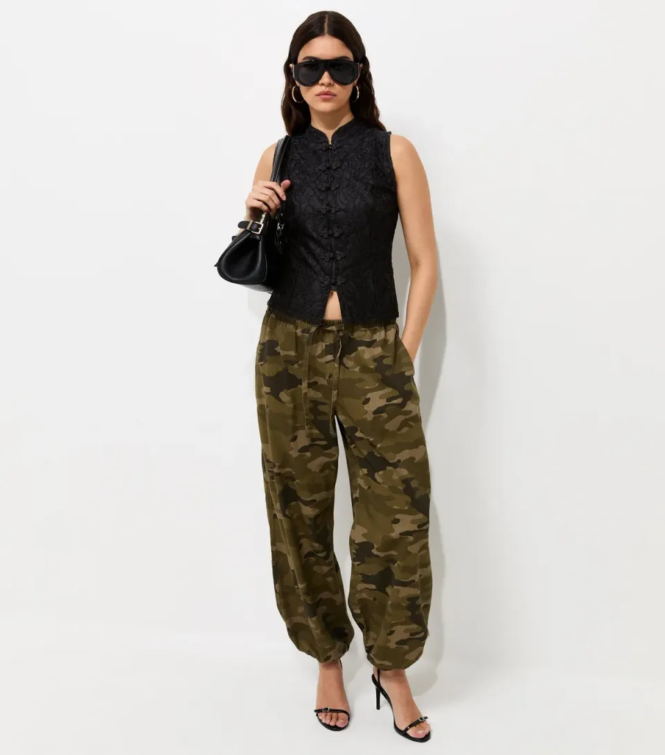 Women's Black Lace Black Sleeveless Blouse