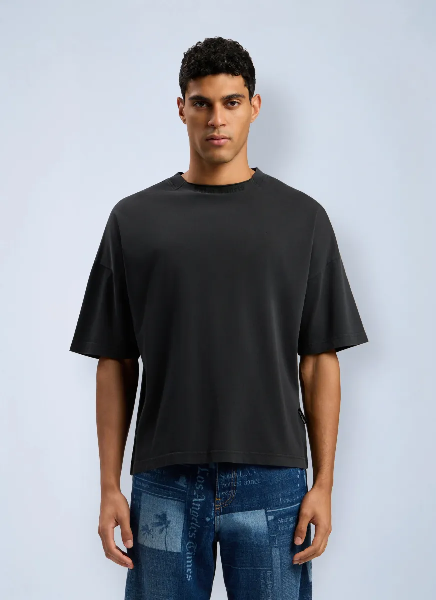 Curved Logo Loose Collar T-Shirt