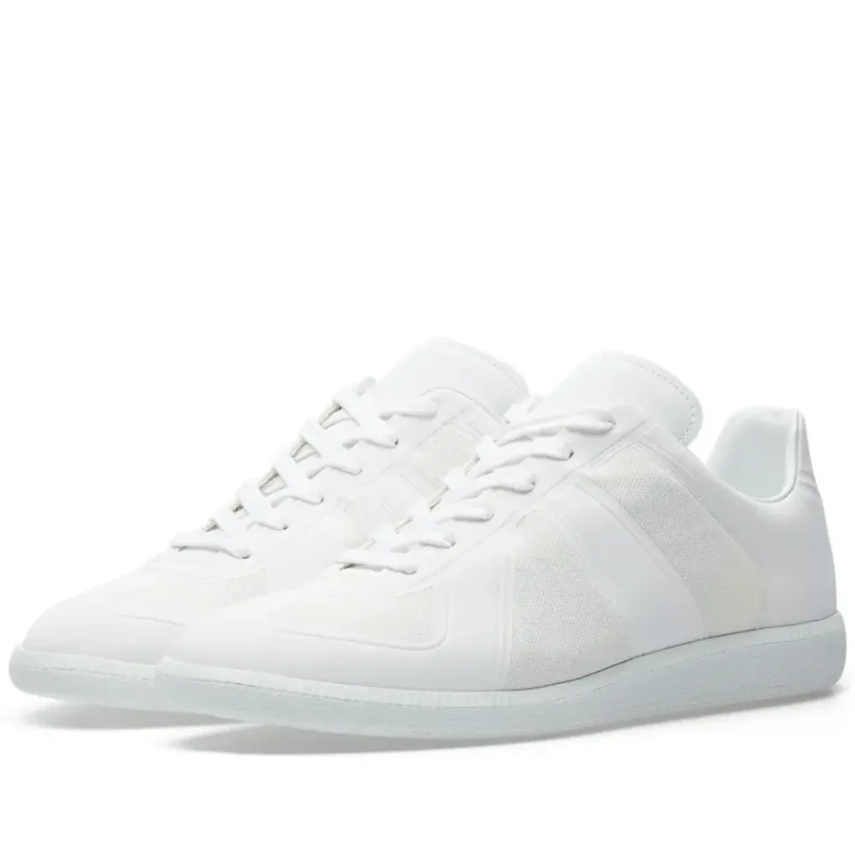 22 Tech Replica Sneaker