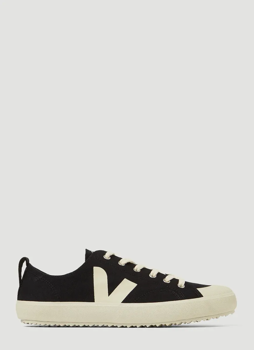 Nova Sneakers