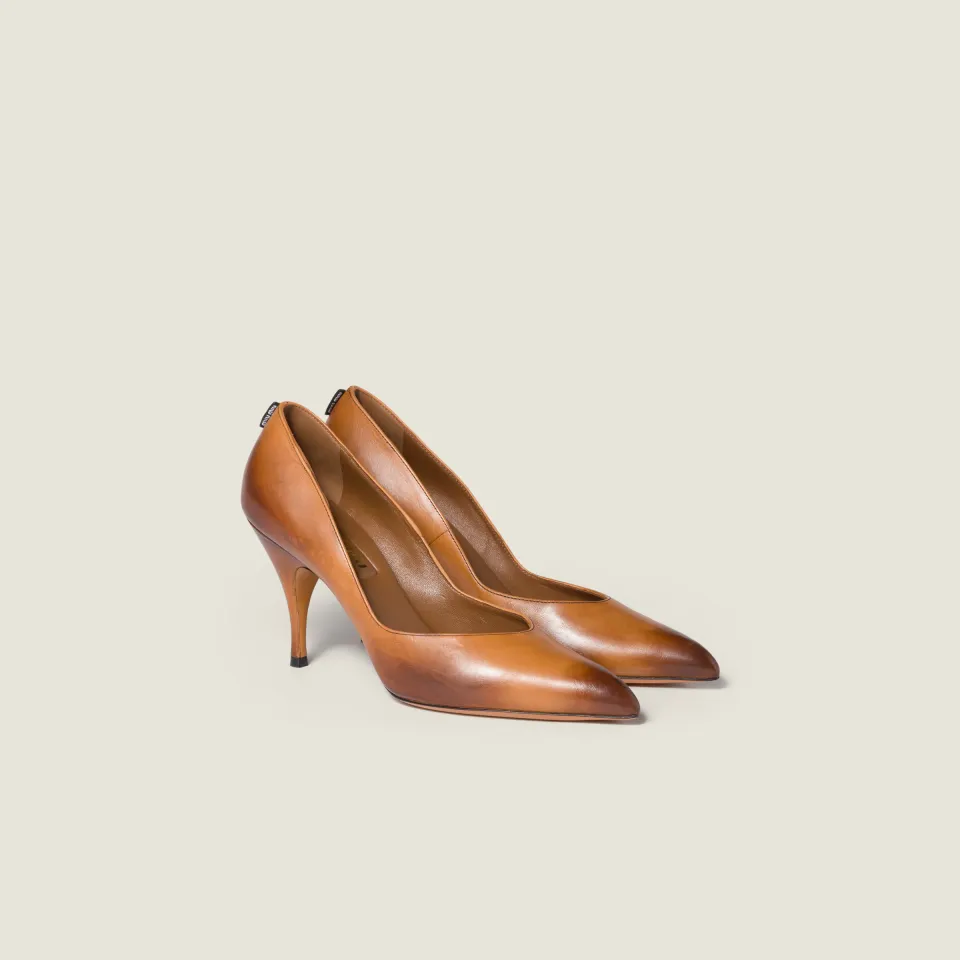 Leather pumps