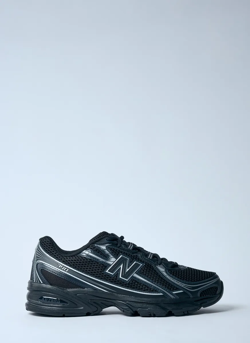 740 Sneakers