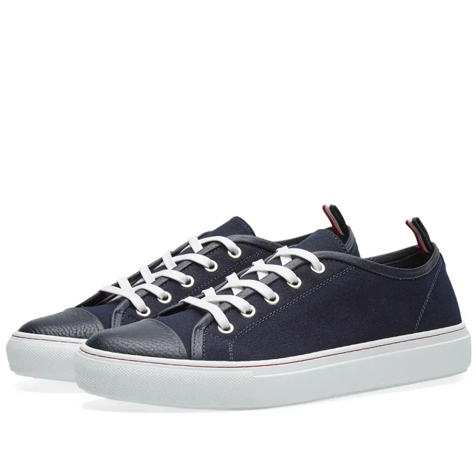 Canvas Sneaker