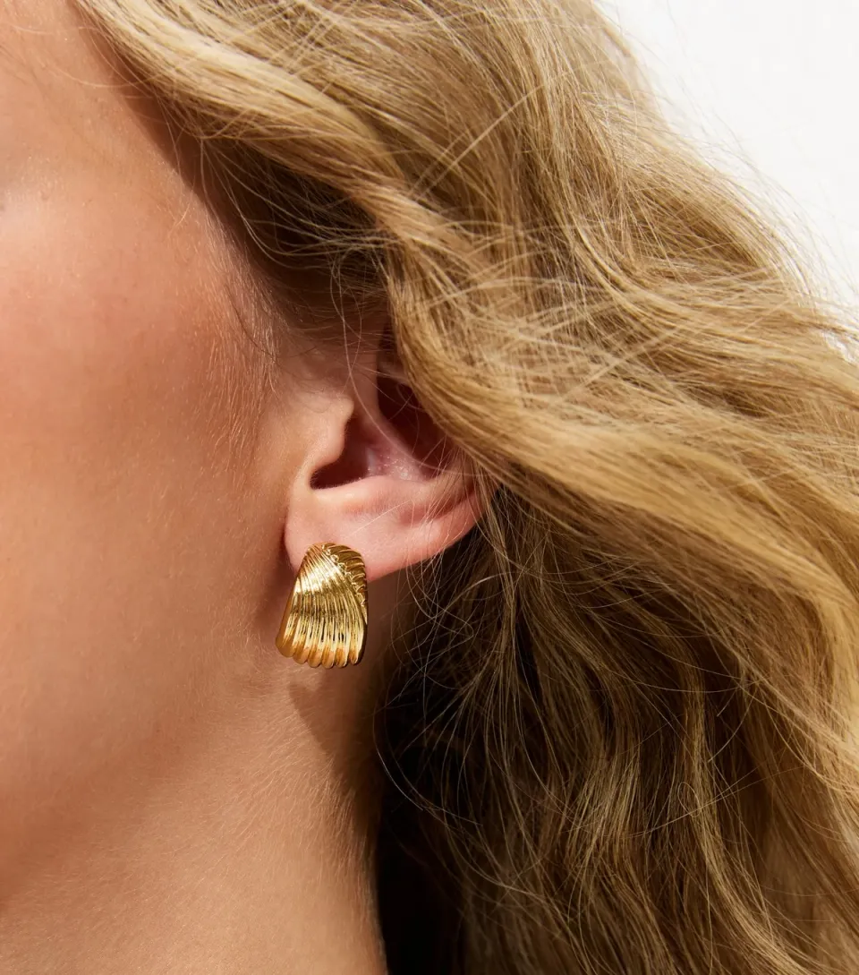 18ct Gold Plated Ribbed Stud Earrings