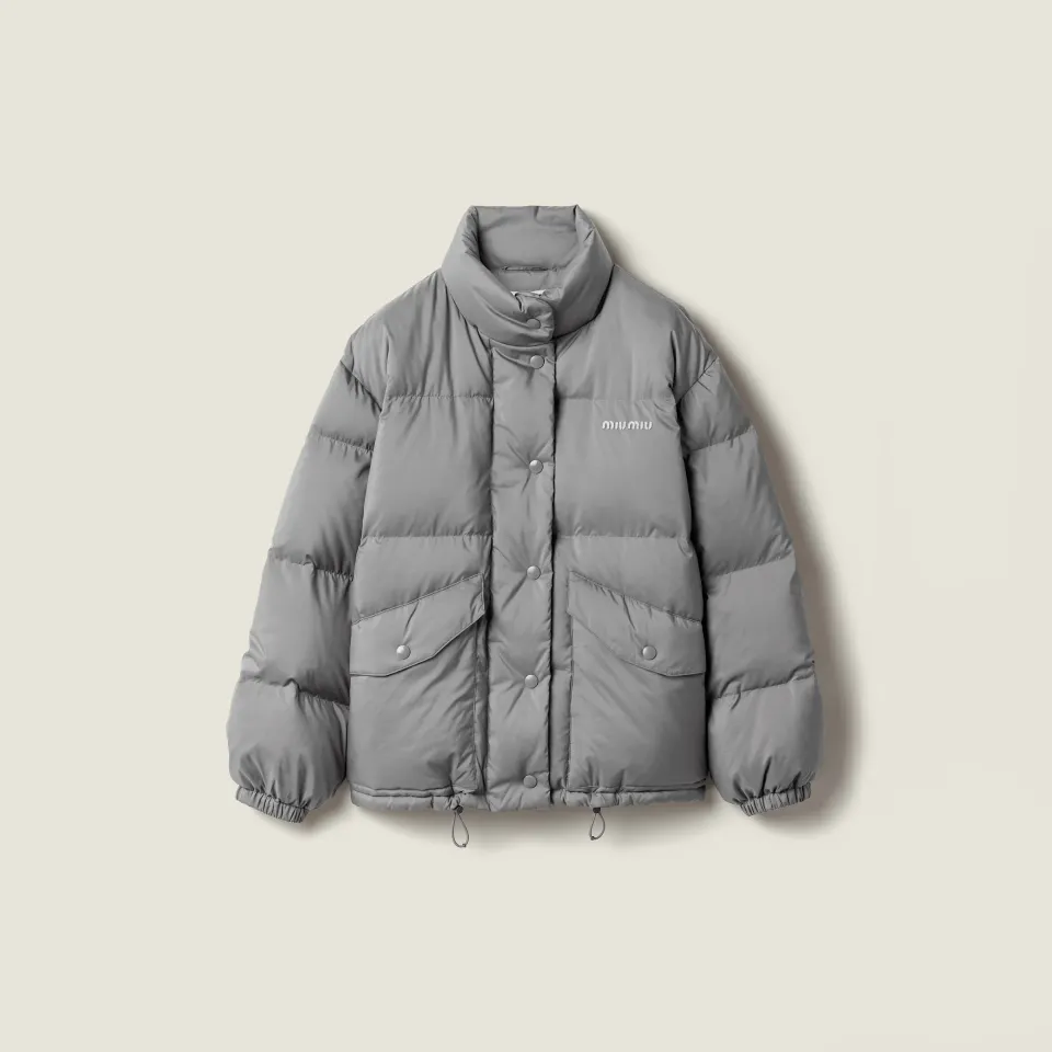 Medium-weight technical pongé down jacket