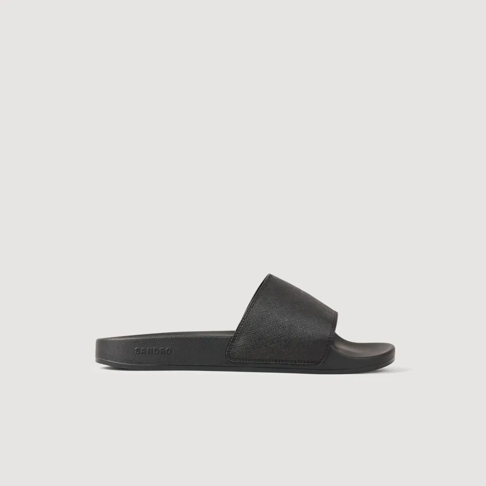 Sandals in reconstituted leather