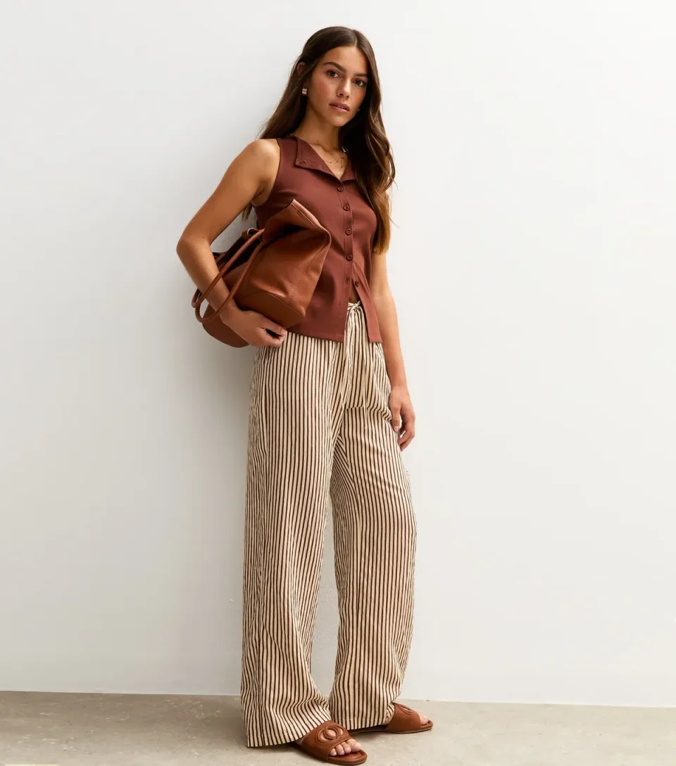 Women's Petite Brown Stripe Print Crinkle Texture Wide Leg Trousers