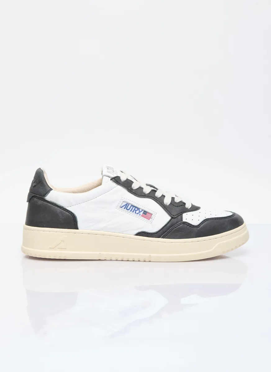 Medalist Low Top Sneakers