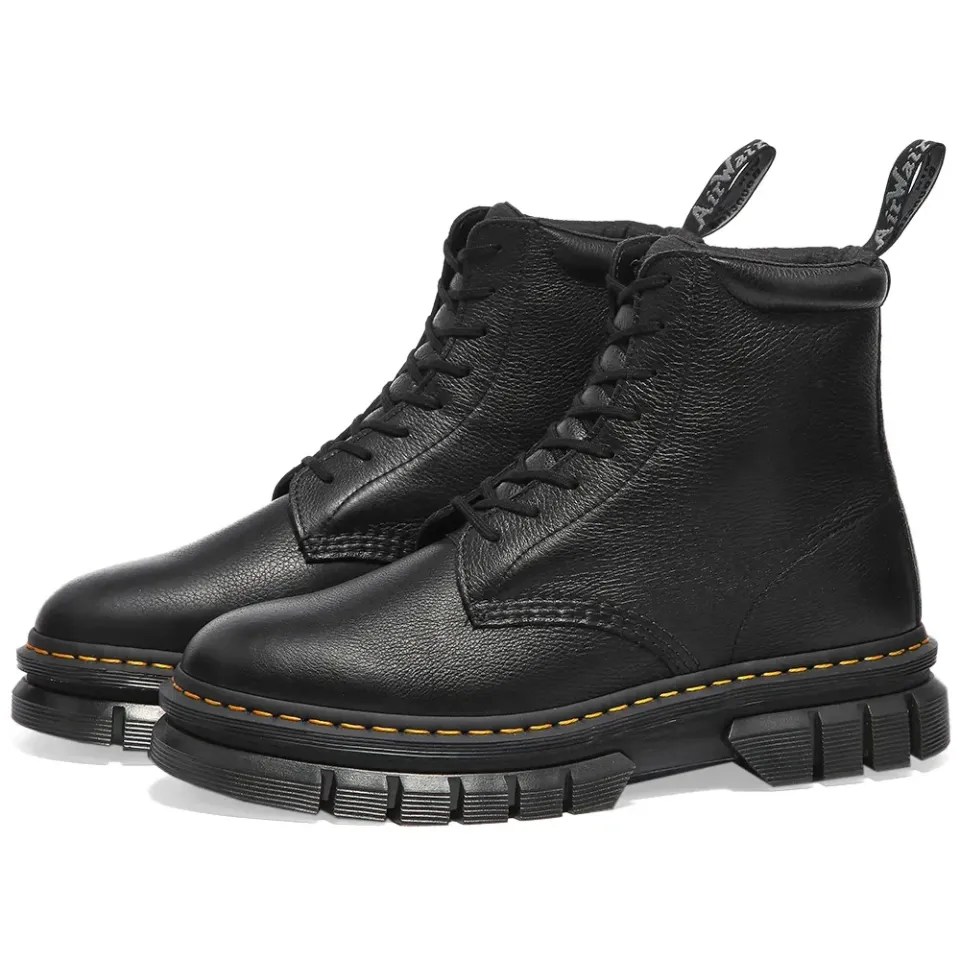 Rikard 8-Eye Boot