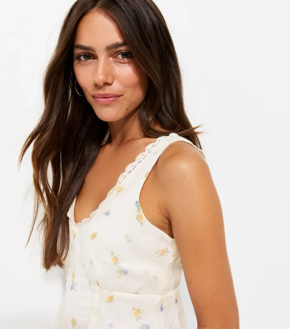 Women's Petite Cream Floral Chiffon Lace Trim Top