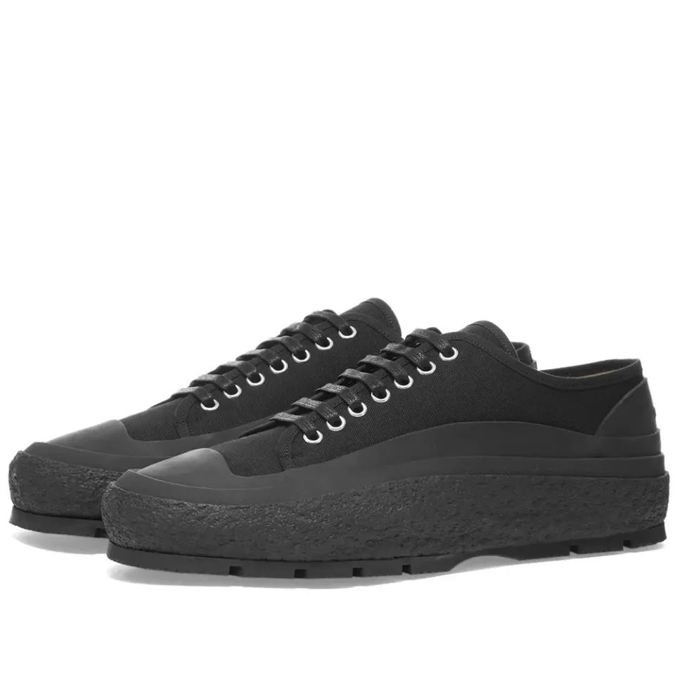 Canvas Low Sneaker
