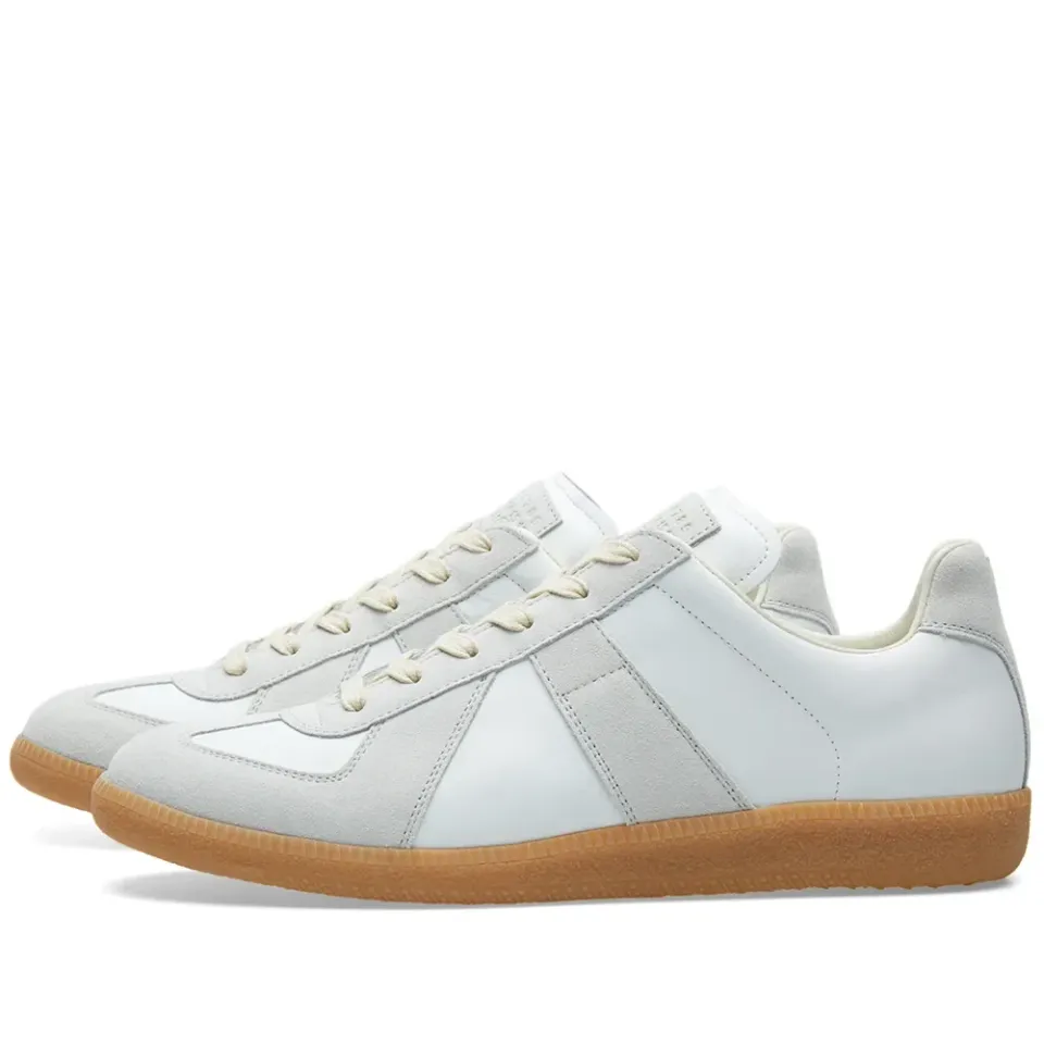 22 Replica Low Sneaker