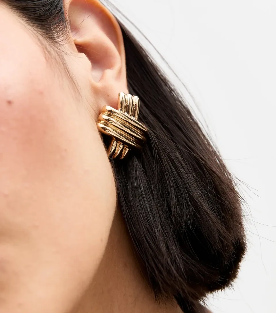 Gold Tone Ribbed Stud Earrings