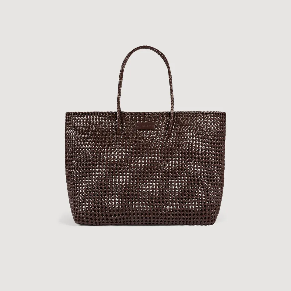 Woven tote bag with patch