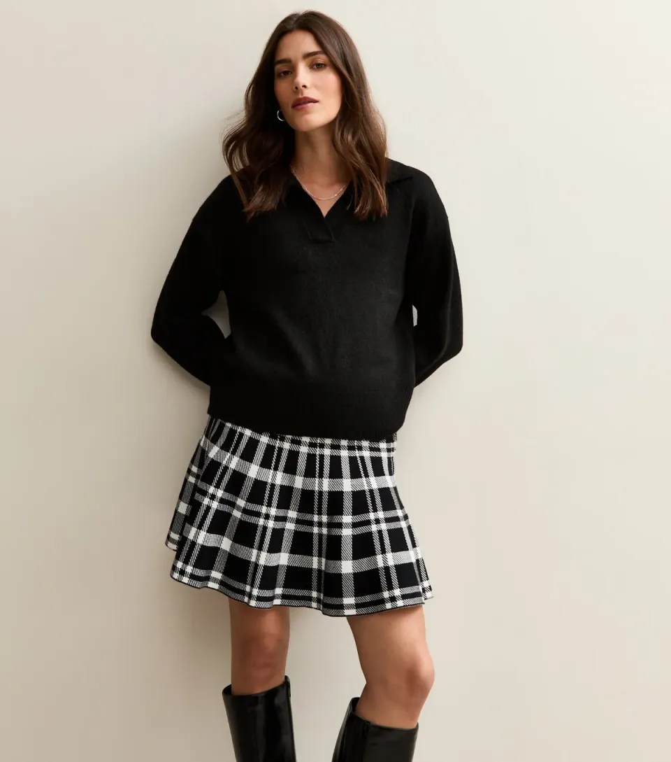 Women's Black Check Knit Flippy Mini Skirt