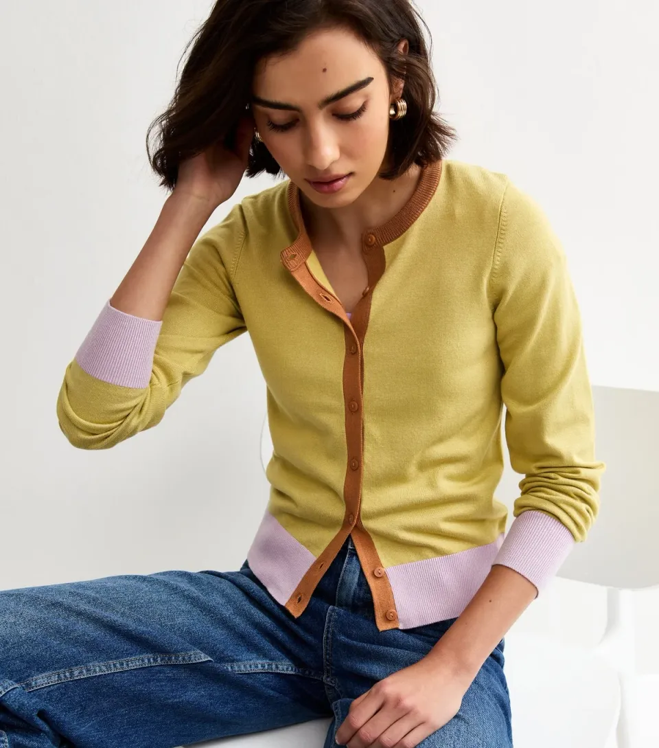Women's Green Trimmed Crew Neck Knit Cardigan