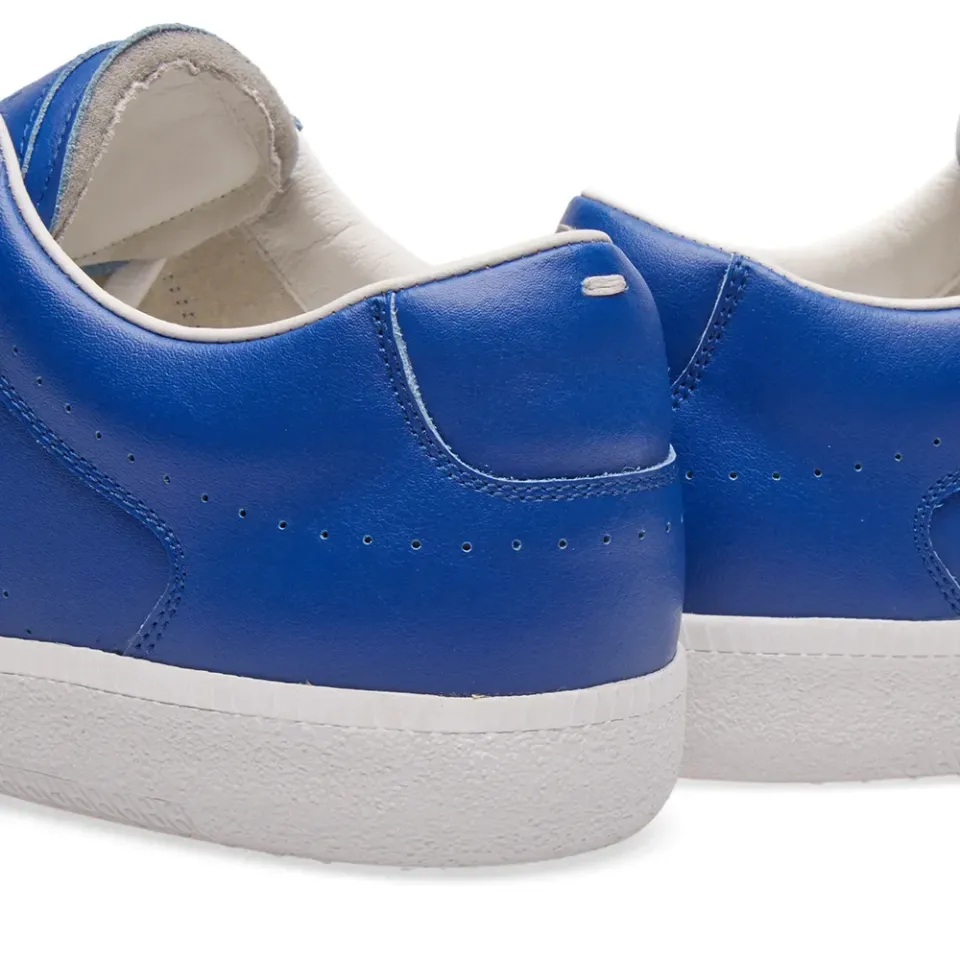 22 Ace Low Sneaker