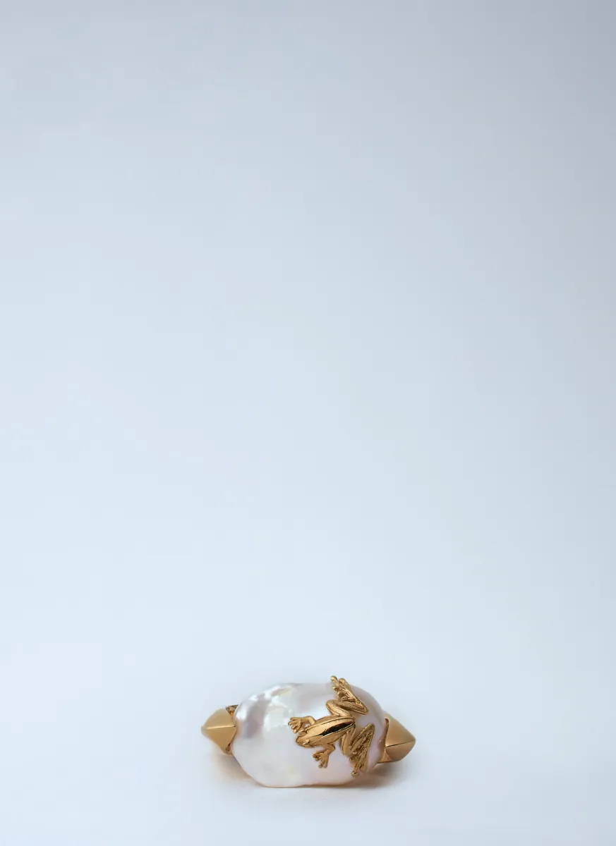 Rana Pearl Ring