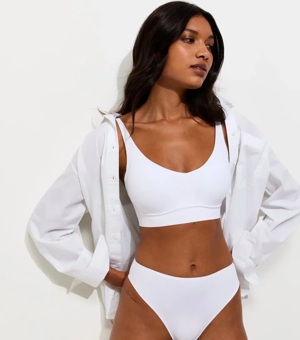 Women's White Smooth Bonded Crop Top Bra