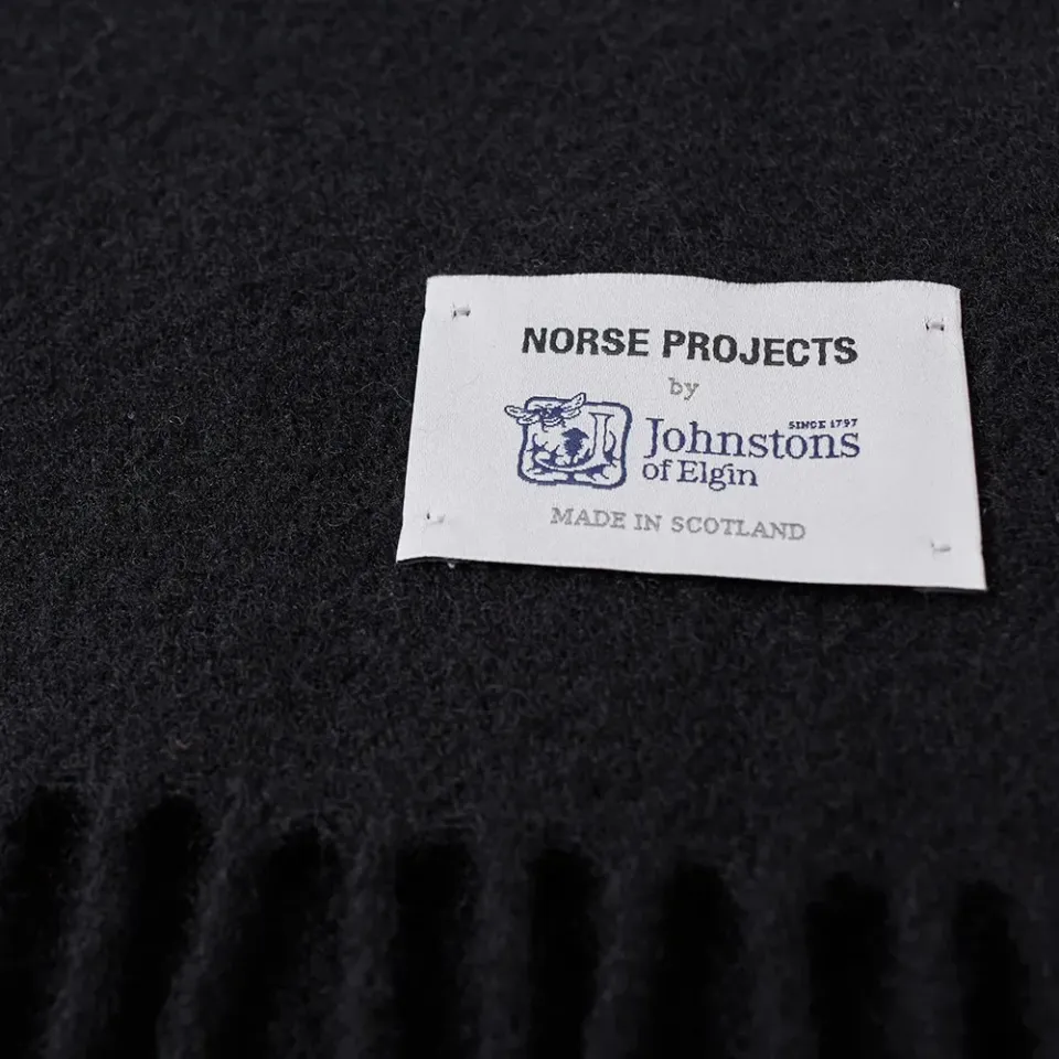 x Johnstons of Elgin Lambswool Scarf