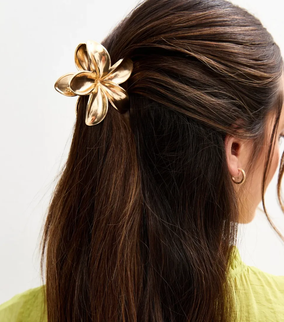 Gold Tone Metal Flower Hair Clip