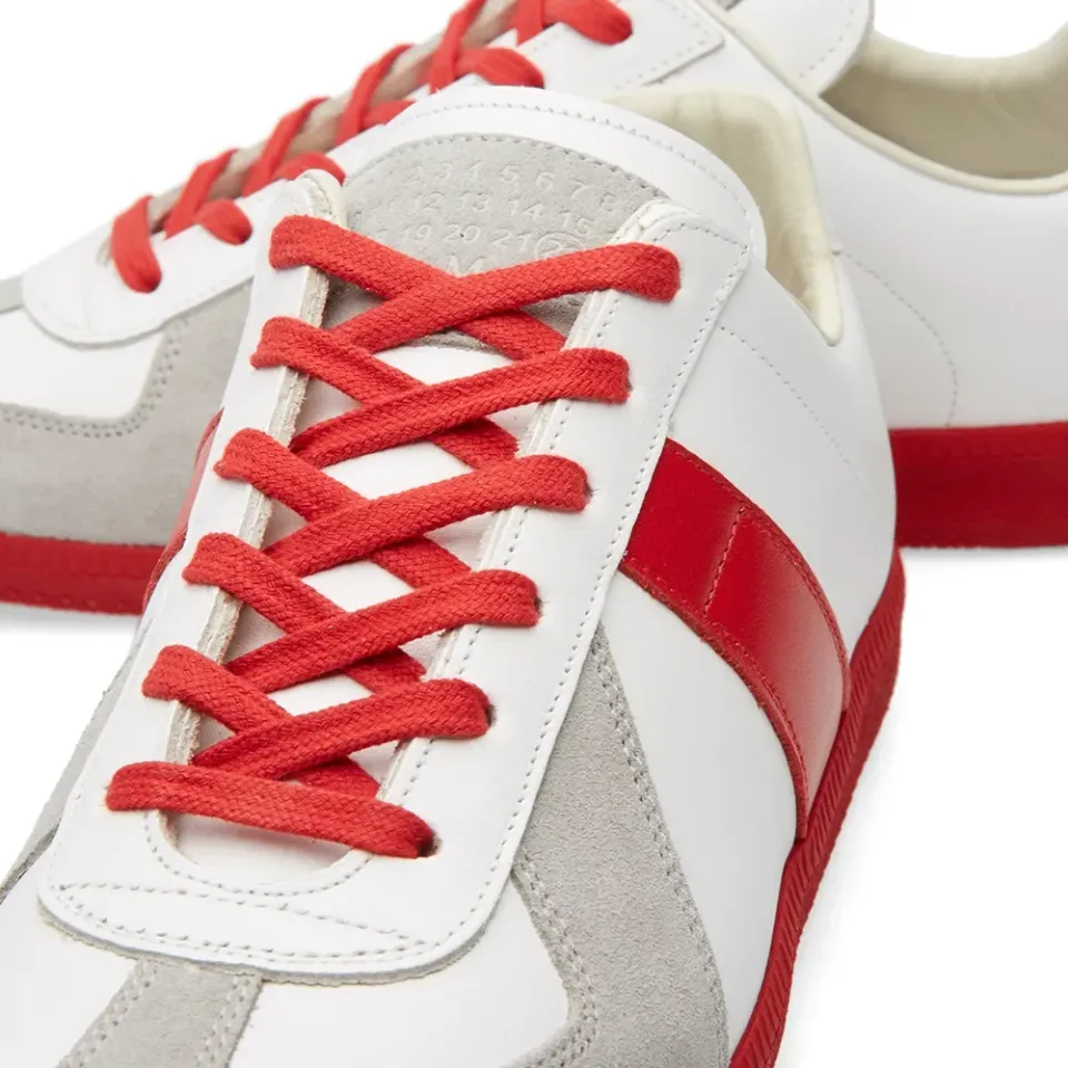 22 Replica Low Sneaker