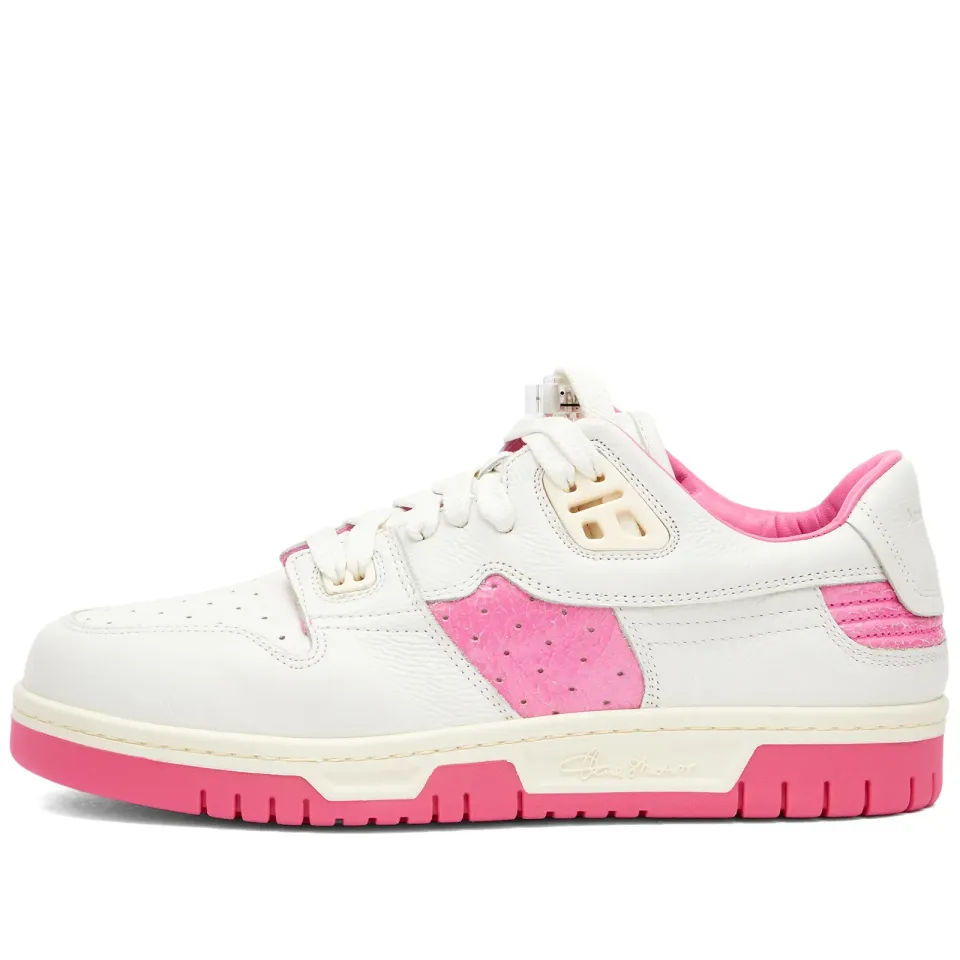 Low Top Sneaker