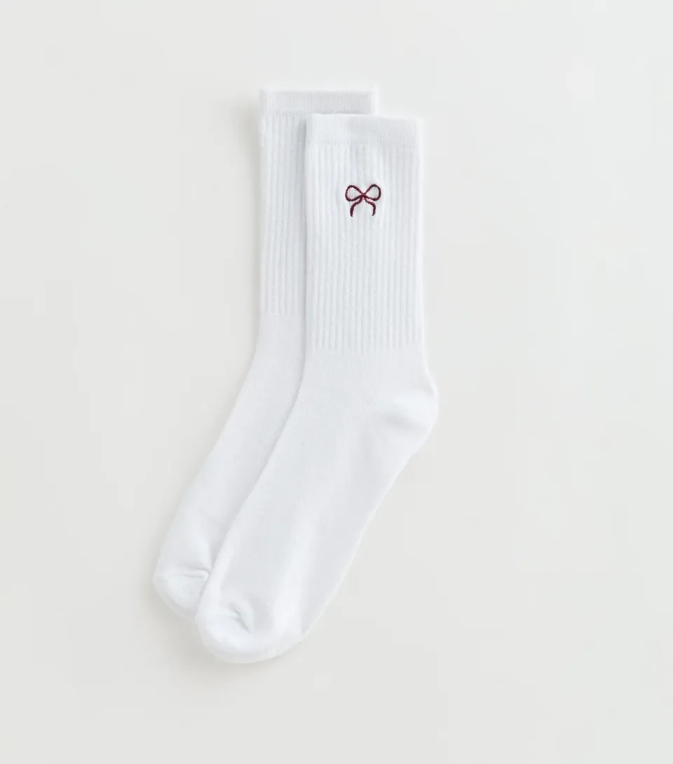 White Bow Embroidered Tube Sock