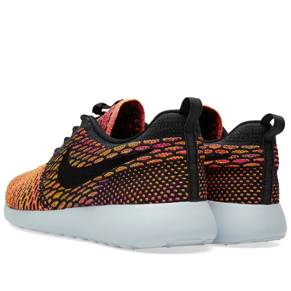 W Roshe One Flyknit