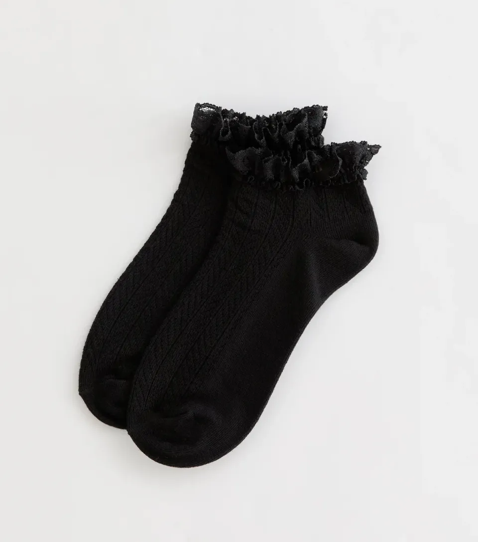 Black Herringbone Frilly Lace Trim Trainer Socks