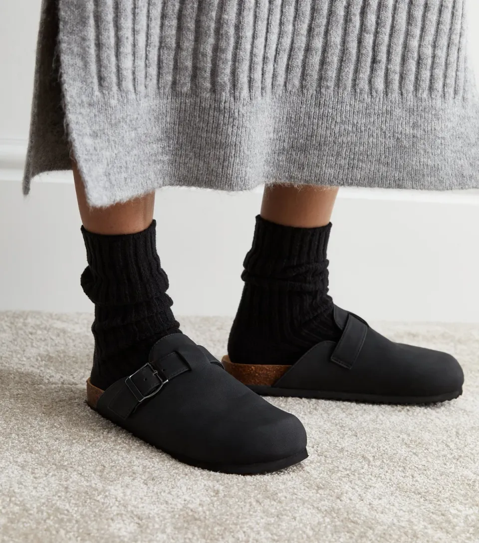 Women's Black Ribbed Lounge Socks